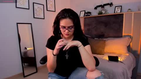 Azurra  online show from September 2025 08:34:01 PM