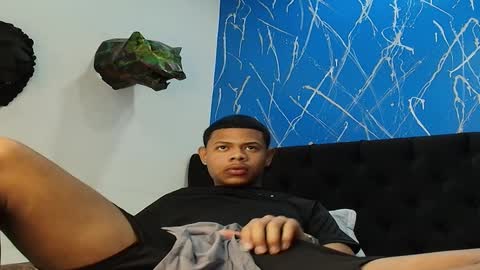 Snapshot of azza_23 chatting on March 2026 04:51:02 AM Azza 23 online show from March 2026 04:51:02 AM