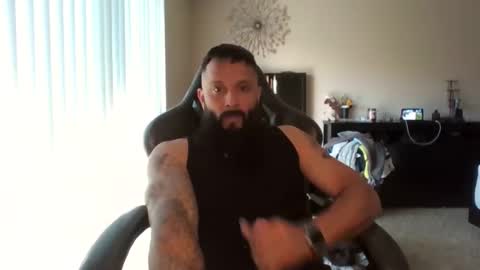 Snapshot of b713htx chatting on September 2025 04:01:02 PM Miguel online show from September 2025 04:01:02 PM