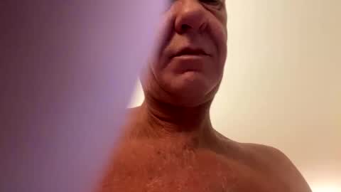 Snapshot of b_benito chatting on March 2026 09:11:01 PM benito online show from March 2026 09:11:01 PM