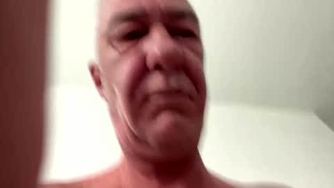 Snapshot of b_benito chatting on May 2026 10:09:02 AM benito online show from May 2026 10:09:02 AM