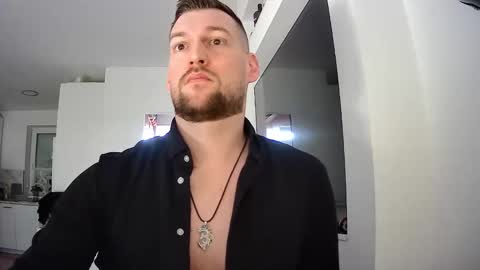 Snapshot of b_marco_ chatting on February 2025 12:44:02 PM b_marco_ online show from February 2025 12:44:02 PM