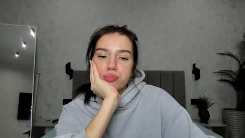 Monica online show from December 2025 01:55:02 AM