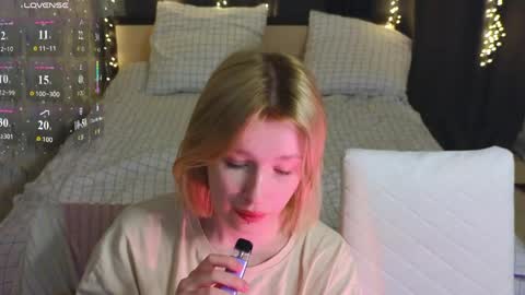 Snapshot of babees_eva chatting on April 2026 05:30:01 PM Sweety Eva online show from April 2026 05:30:01 PM