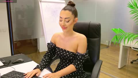 Snapshot of babesgowild chatting on March 2025 05:18:02 AM Olivia and Lexi online show from March 2025 05:18:02 AM