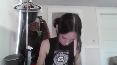 Fern Browning online show from October 2025 02:18:01 PM