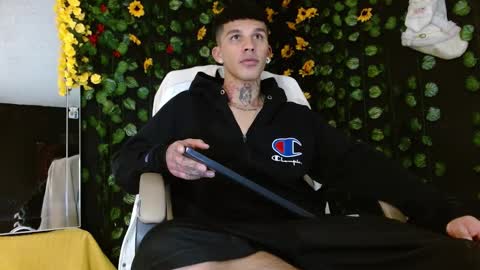 Snapshot of baby_gio chatting on December 2024 06:32:02 AM OF GxoXabs online show from December 2024 06:32:02 AM
