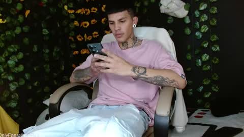 Snapshot of baby_gio chatting on December 2024 05:18:02 PM OF GxoXabs online show from December 2024 05:18:02 PM