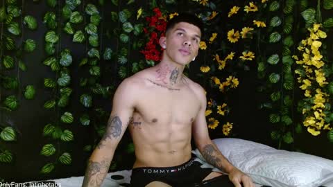 Snapshot of baby_gio chatting on January 2025 01:58:01 AM OF GxoXabs online show from January 2025 01:58:01 AM