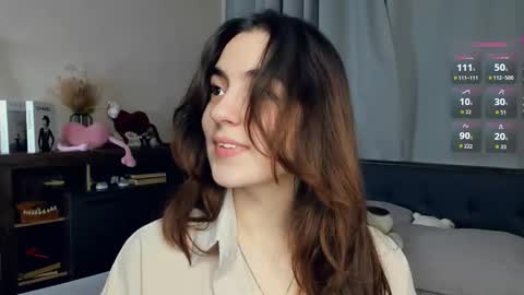 Emily online show from October 2025 07:10:02 AM