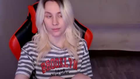 baby_kitte online show from December 2024 10:45:02 AM