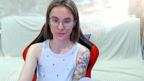 baby_kitte online show from October 2025 04:32:01 AM