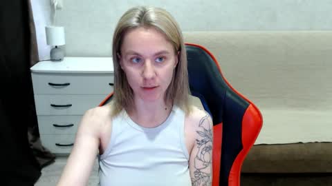 baby_kitte online show from October 2025 09:10:02 AM