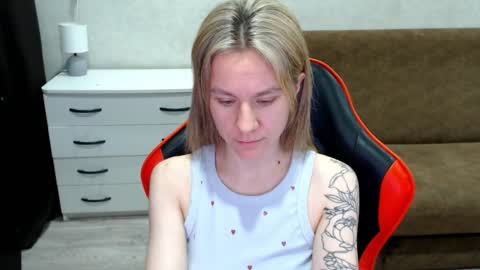 baby_kitte online show from November 2025 02:55:02 AM