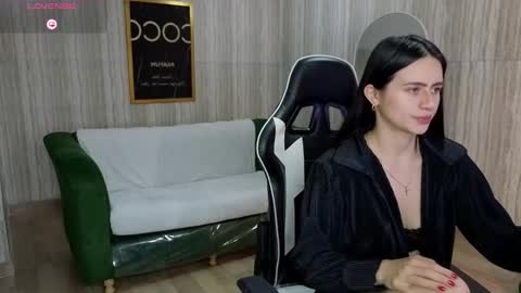 Bella online show from September 2025 07:03:01 PM