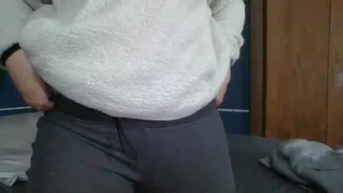 Snapshot of babyelle0 chatting on December 2024 02:53:02 AM Your Highness Elle online show from December 2024 02:53:02 AM