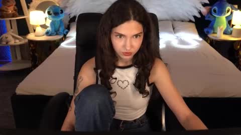 Sasha online show from November 2025 08:20:02 PM