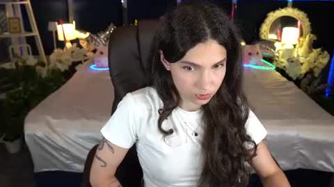 Snapshot of babyflowerr chatting on June 2026 06:54:01 PM Sasha online show from June 2026 06:54:01 PM