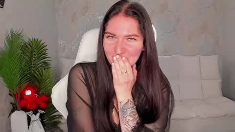 Sophia online show from November 2025 03:28:01 AM