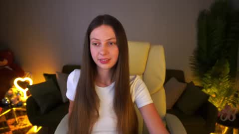 Snapshot of babylumii chatting on July 2026 01:25:01 PM Lady Vi online show from July 2026 01:25:01 PM
