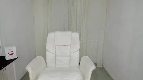 Snapshot of babyts_erin chatting on May 2026 01:56:01 AM erin online show from May 2026 01:56:01 AM
