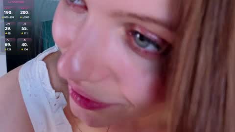 Snapshot of babyyli chatting on February 2025 06:35:01 PM Chloe online show from February 2025 06:35:01 PM