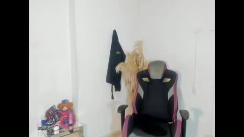 bad_girl_deluxe online show from November 2025 05:04:02 PM