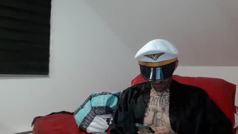 Snapshot of badcouple_ chatting on January 2025 04:02:01 AM BadCouple online show from January 2025 04:02:01 AM