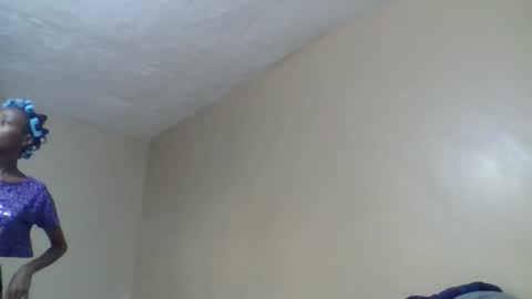 baddie_bunnie online show from December 2025 05:02:01 AM