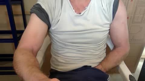Snapshot of baddydaddyworkinghard chatting on May 2026 10:48:01 PM baddydaddyworkinghard online show from May 2026 10:48:01 PM