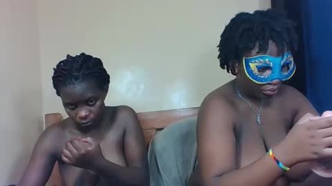 bads_girles online show from December 2025 05:42:01 PM