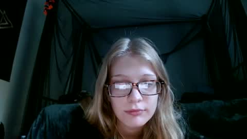 baeblondie online show from October 2025 12:16:02 PM