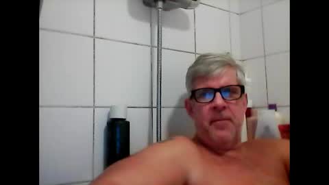 Snapshot of baggelina75 chatting on December 2024 07:00:01 PM baggelina75 online show from December 2024 07:00:01 PM