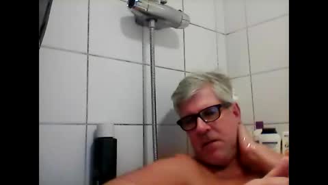 Snapshot of baggelina75 chatting on December 2024 06:00:02 PM baggelina75 online show from December 2024 06:00:02 PM