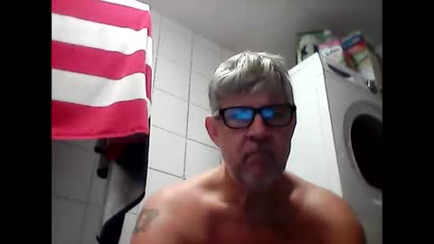 Snapshot of baggelina75 chatting on December 2024 10:08:01 AM baggelina75 online show from December 2024 10:08:01 AM