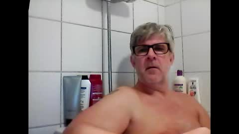 Snapshot of baggelina75 chatting on January 2025 06:17:02 PM baggelina75 online show from January 2025 06:17:02 PM