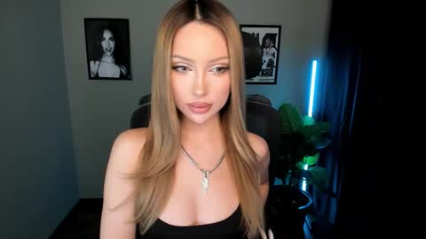 Snapshot of baklajan1907 chatting on November 2025 04:17:02 PM Baklajan online show from November 2025 04:17:02 PM