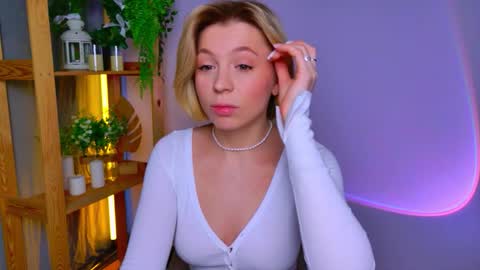 Snapshot of balerinacappuccino_ chatting on February 2026 03:38:02 AM Elly online show from February 2026 03:38:02 AM