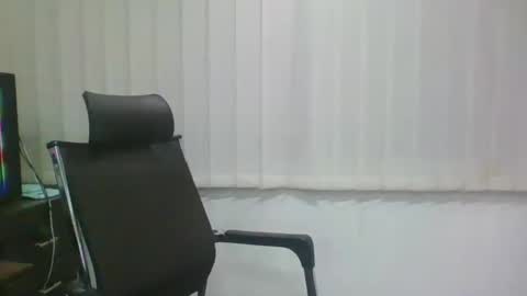 Ballbusting Slave online show from December 2024 07:18:01 AM