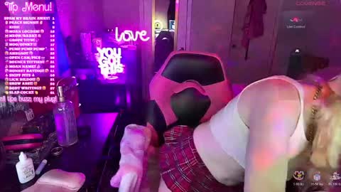Snapshot of bambibimbosparkles chatting on May 2026 02:51:02 AM Bambi Sparkles TS online show from May 2026 02:51:02 AM