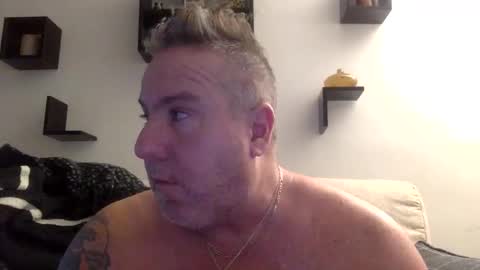 Snapshot of banana5289 chatting on January 2025 02:06:01 PM banana5289 online show from January 2025 02:06:01 PM