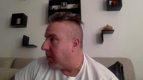 Snapshot of banana5289 chatting on March 2025 08:32:02 PM banana5289 online show from March 2025 08:32:02 PM