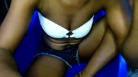 Snapshot of banging_body chatting on May 2026 11:25:02 PM banging_body online show from May 2026 11:25:02 PM
