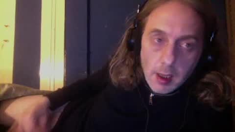 Snapshot of bangintoleather chatting on March 2025 03:28:02 AM bangintoleather online show from March 2025 03:28:02 AM