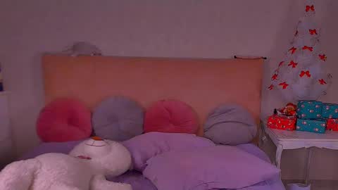 Snapshot of barbara_bb chatting on January 2025 01:53:01 AM Barbie Kim online show from January 2025 01:53:01 AM