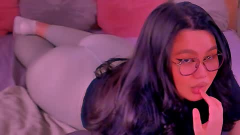 Snapshot of barbara_bb chatting on March 2025 02:47:02 AM Barbie Kim online show from March 2025 02:47:02 AM