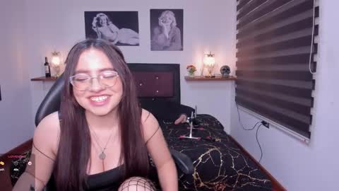 Snapshot of barbara_joness chatting on September 2025 07:25:01 PM Barbara online show from September 2025 07:25:01 PM