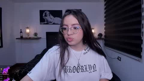 Snapshot of barbara_joness chatting on September 2025 07:04:01 PM Barbara online show from September 2025 07:04:01 PM