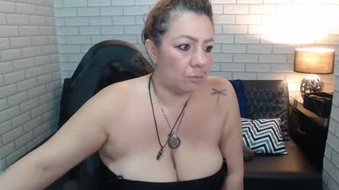 Snapshot of barbara_portman chatting on February 2025 12:16:02 PM Barbara online show from February 2025 12:16:02 PM