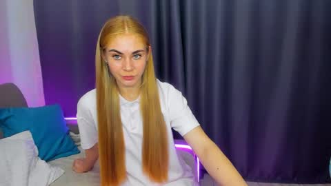 Snapshot of barbarachic chatting on June 2026 12:03:01 PM BarbaraChic online show from June 2026 12:03:01 PM